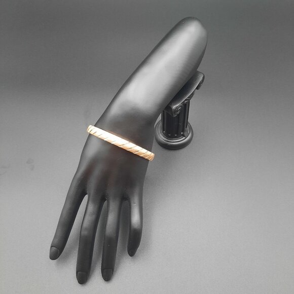 Vintage Monet Gold-Tone Etched‎ Bangle Bracelet - Picture 3 of 6